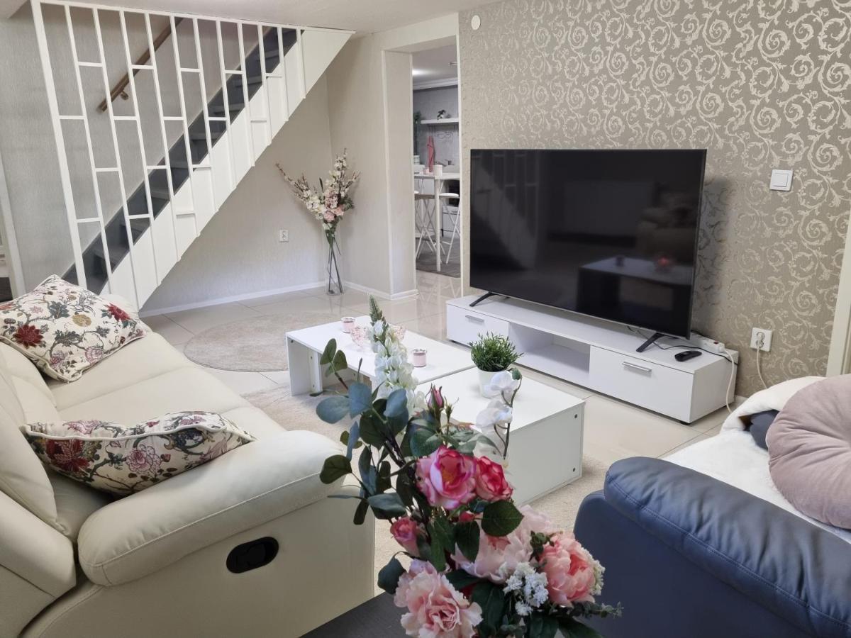 Moonlight - Trevlig Kallarlagenhet Apartment Broby Екстериор снимка