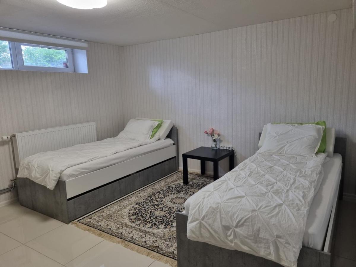 Moonlight - Trevlig Kallarlagenhet Apartment Broby Екстериор снимка